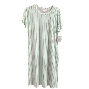 #317 NWT Lularoe Marly medium dress with a belt and pockets